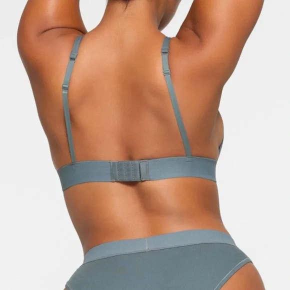 SKIMS cotton rib plunge bralette (XXS, kyanite) - Picture 7 of 11
